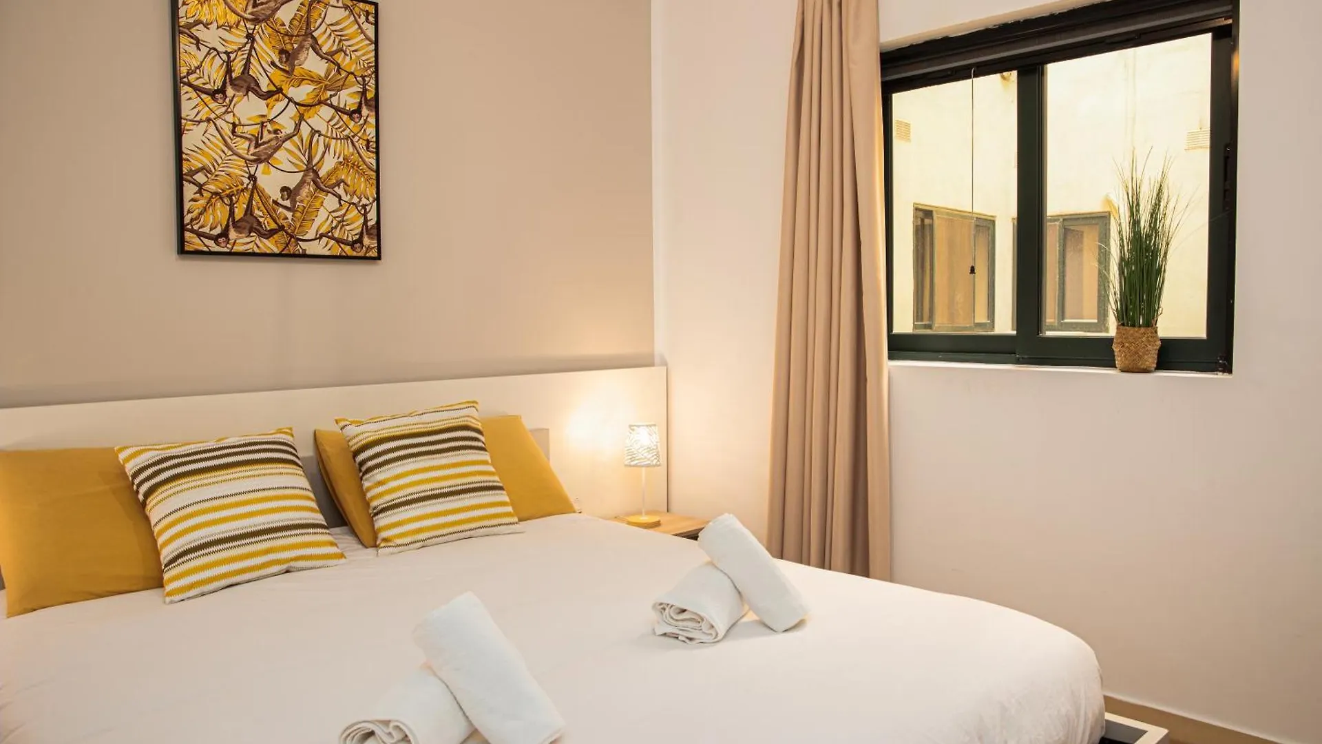 Central 3 Bedrooms Apartment Sliema Malta