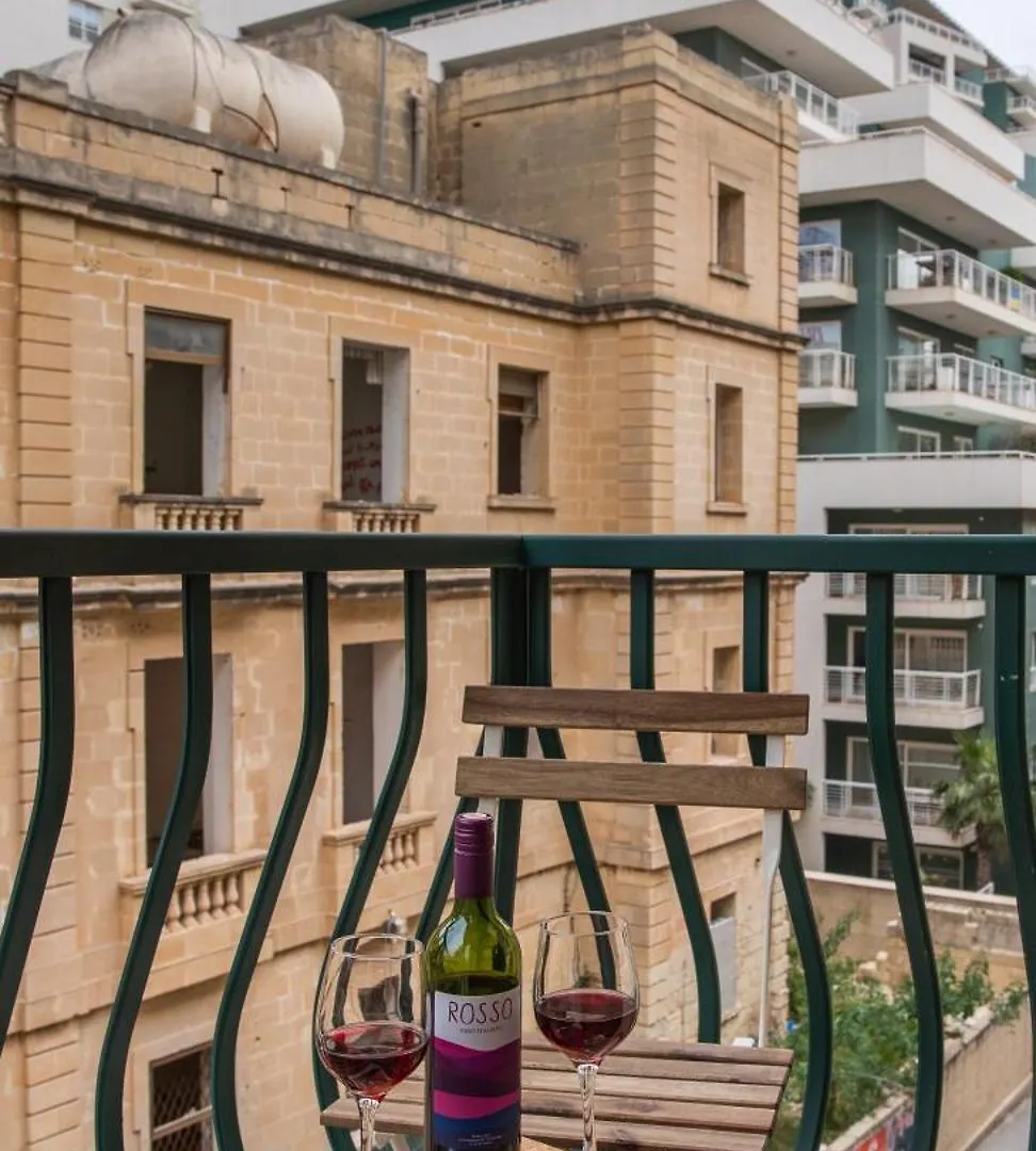 Central 3 Bedrooms Apartment Sliema 0*,  Malta