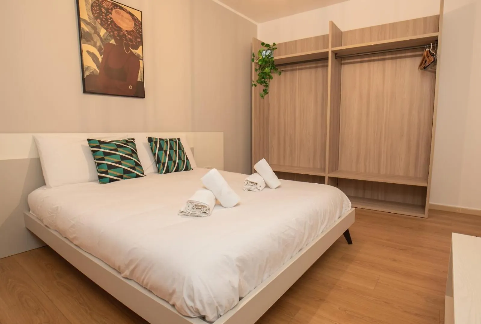 Central 3 Bedrooms Apartment Sliema Malta